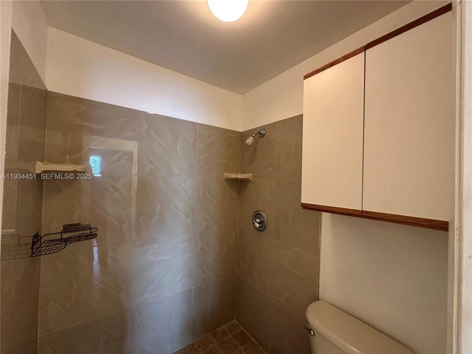 For Rent: $2,100 (2 beds, 2 baths, 970 Square Feet)