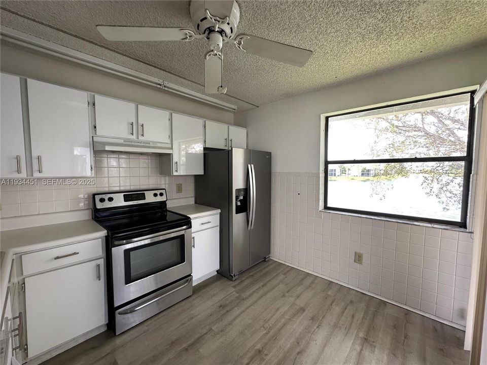 For Rent: $2,100 (2 beds, 2 baths, 970 Square Feet)