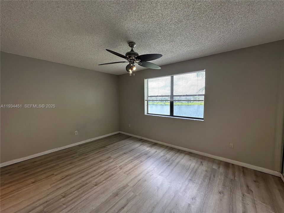 For Rent: $2,100 (2 beds, 2 baths, 970 Square Feet)
