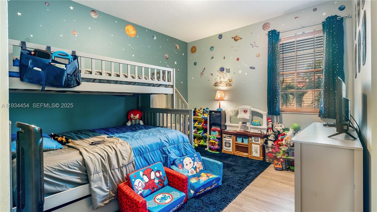 На продажу: $375,000 (2 спален, 2 ванн, 1244 Квадратных фут)