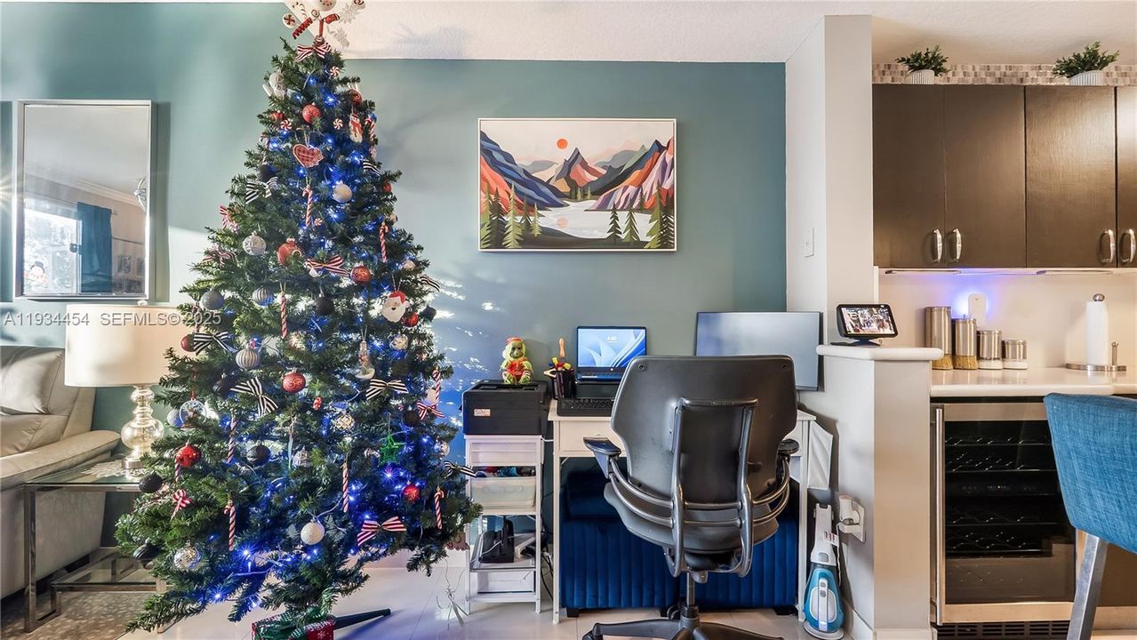 На продажу: $375,000 (2 спален, 2 ванн, 1244 Квадратных фут)