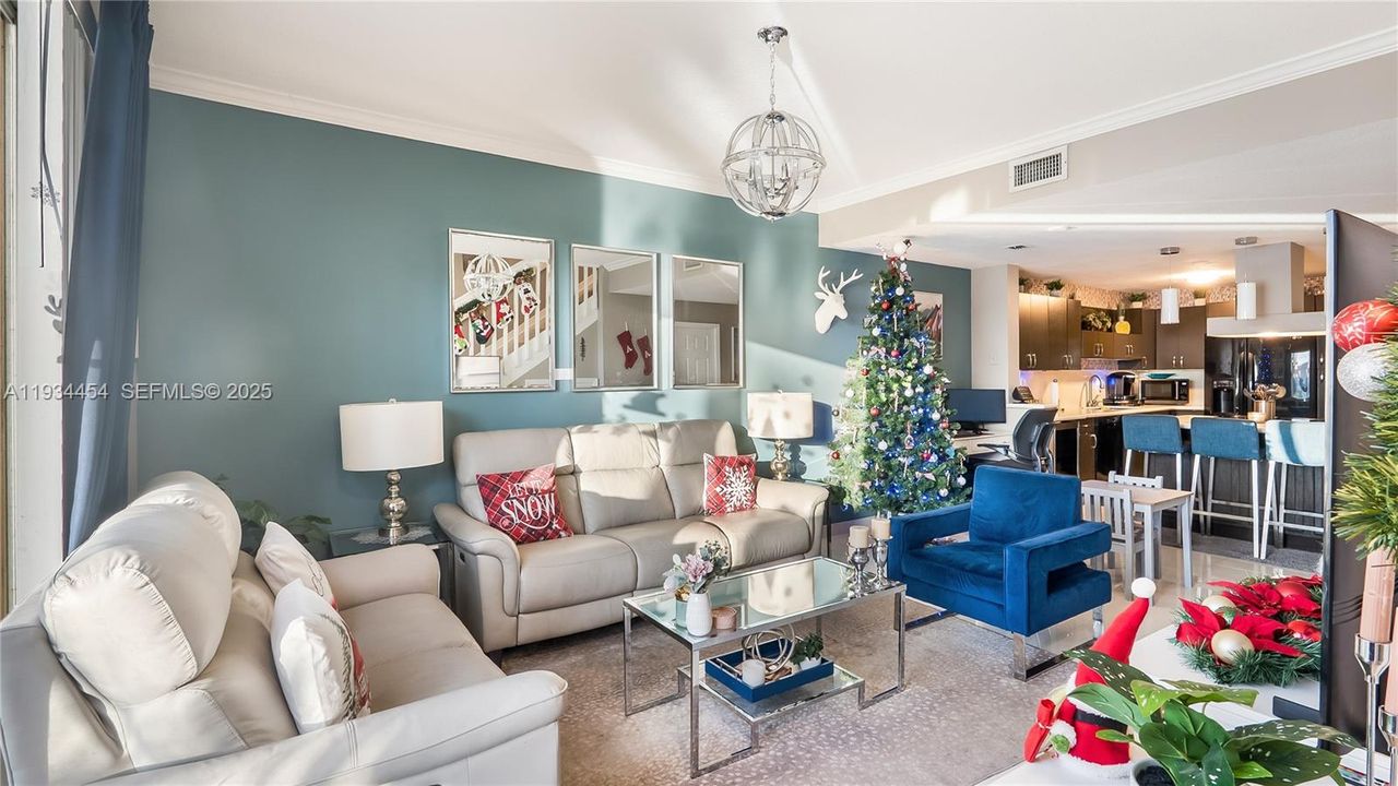 На продажу: $375,000 (2 спален, 2 ванн, 1244 Квадратных фут)