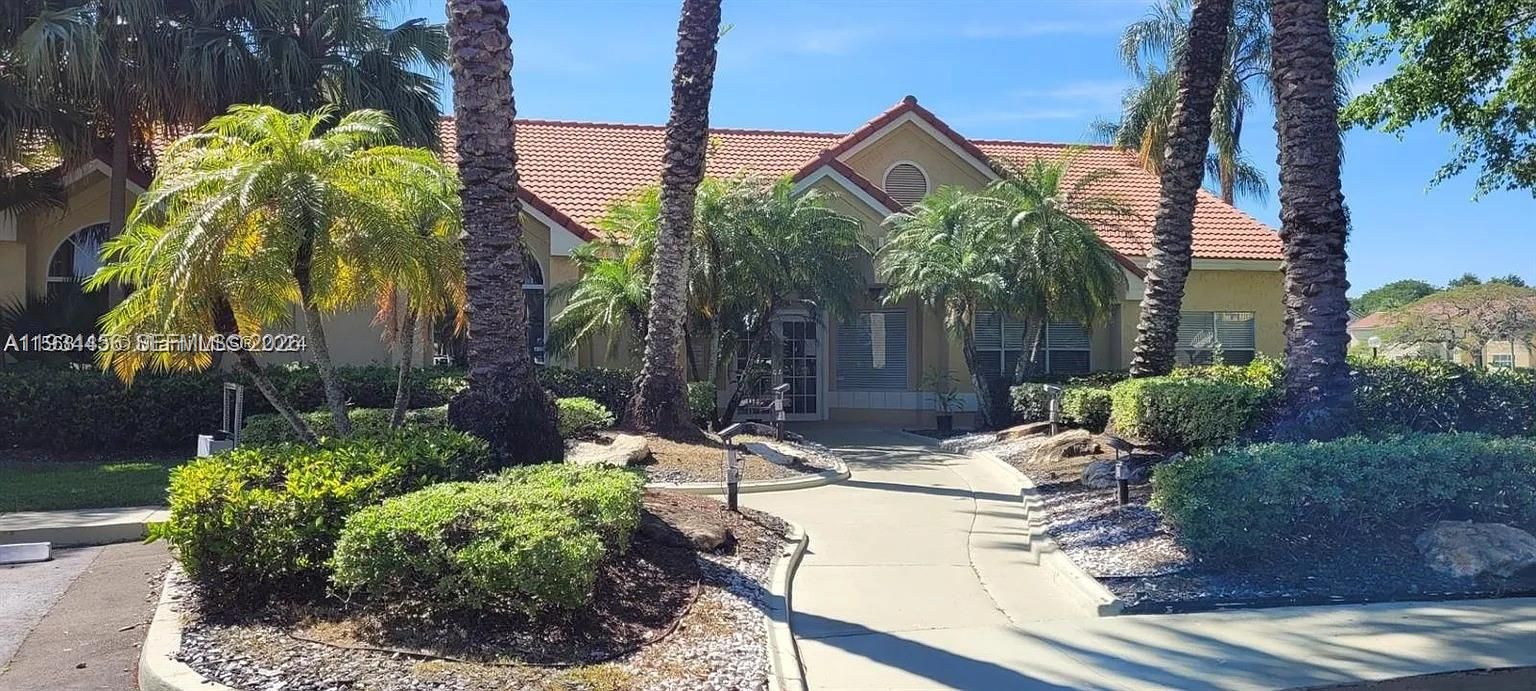 En Renta: $2,350 (2 camas, 2 baños, 1065 Pies cuadrados)