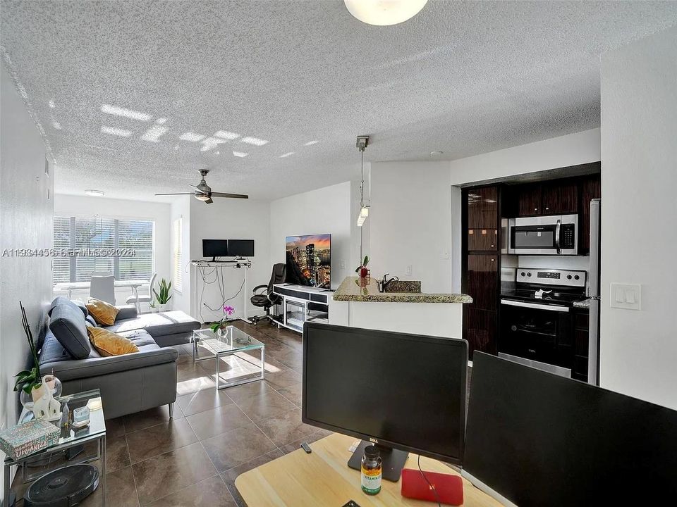 En Renta: $2,350 (2 camas, 2 baños, 1065 Pies cuadrados)