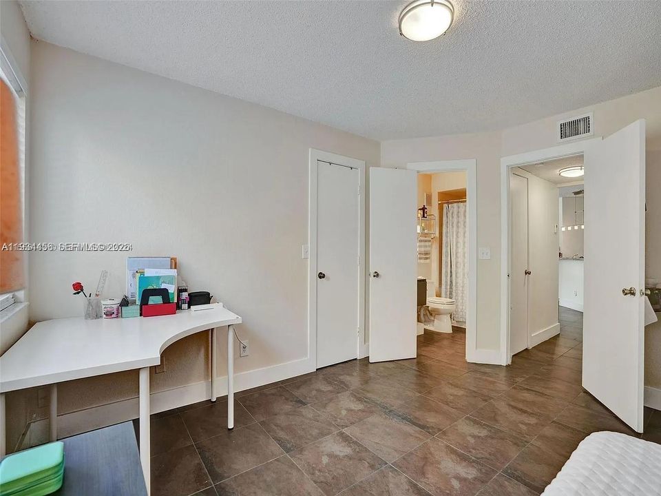 En Renta: $2,350 (2 camas, 2 baños, 1065 Pies cuadrados)