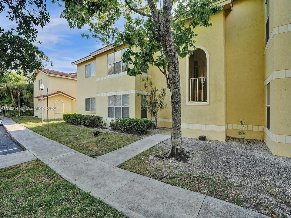 En Renta: $2,350 (2 camas, 2 baños, 1065 Pies cuadrados)