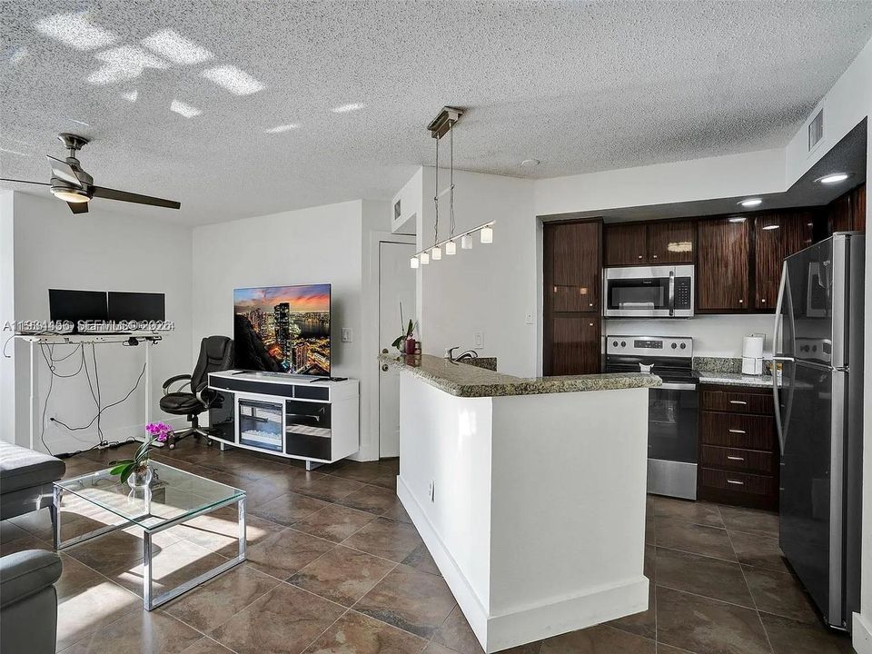 En Renta: $2,350 (2 camas, 2 baños, 1065 Pies cuadrados)