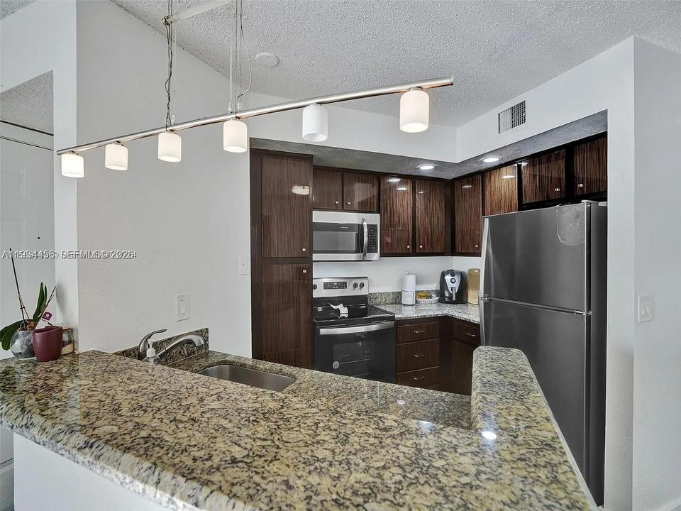 En Renta: $2,350 (2 camas, 2 baños, 1065 Pies cuadrados)