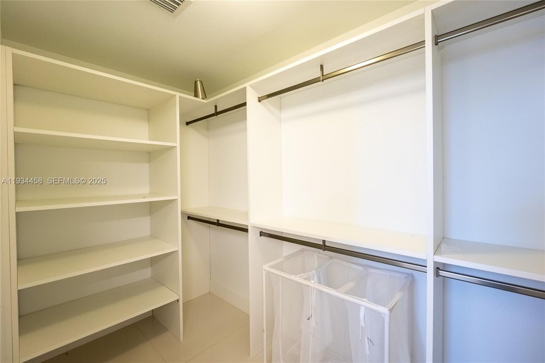 待售: $725,000 (2 贝兹, 2 浴室, 1123 平方英尺)