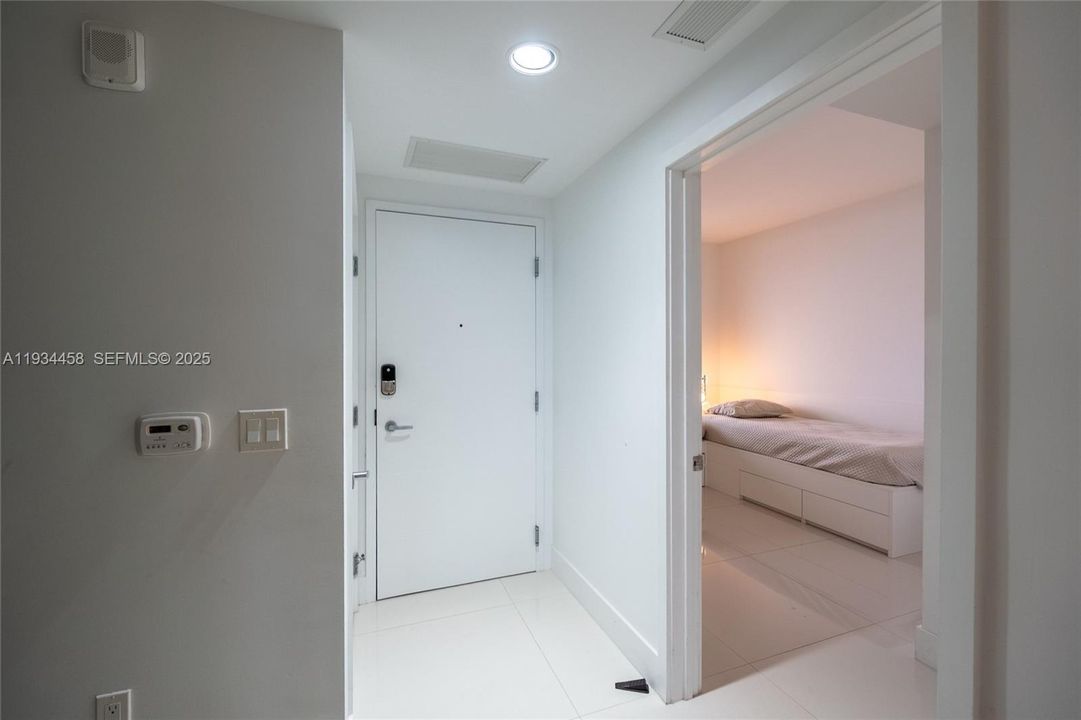 待售: $725,000 (2 贝兹, 2 浴室, 1123 平方英尺)