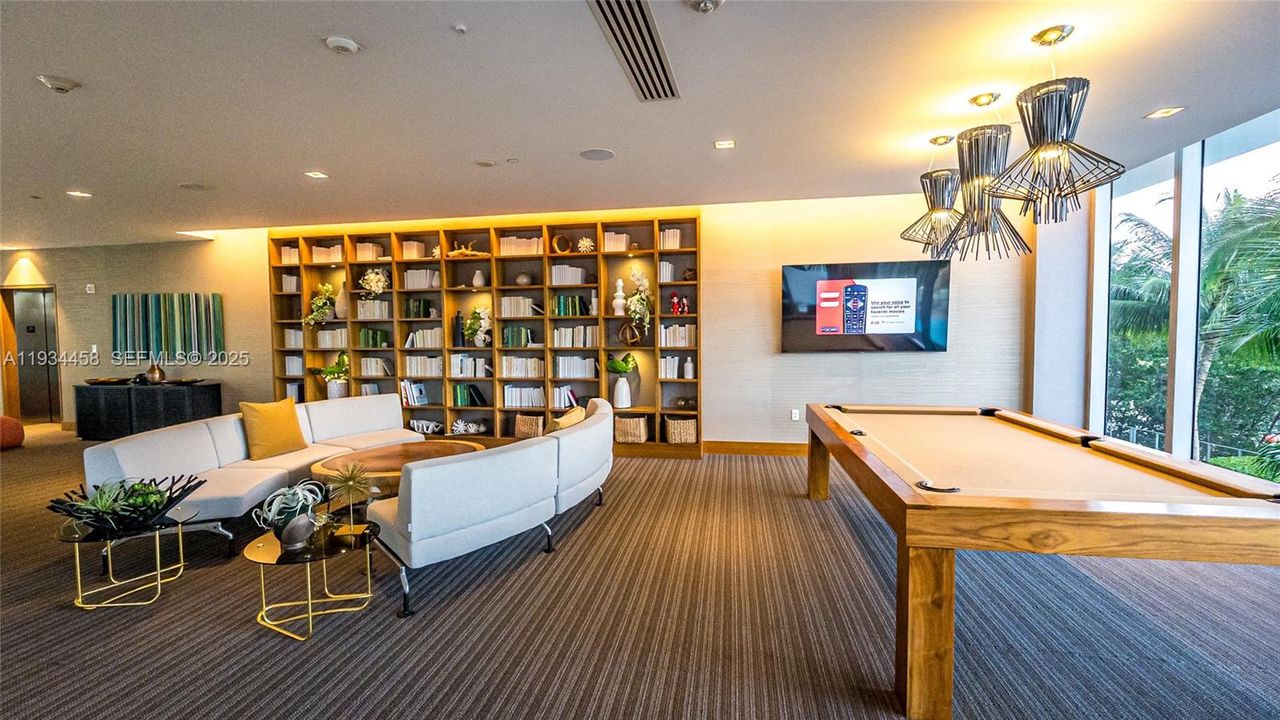 待售: $725,000 (2 贝兹, 2 浴室, 1123 平方英尺)