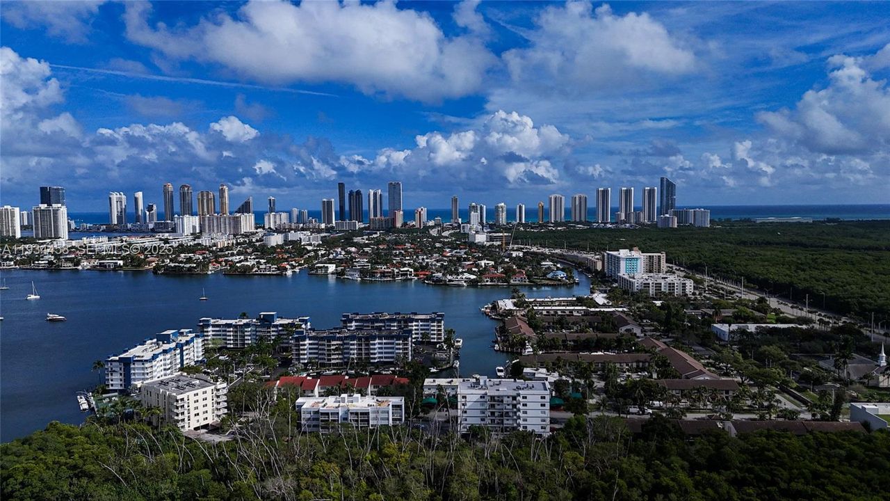 待售: $725,000 (2 贝兹, 2 浴室, 1123 平方英尺)