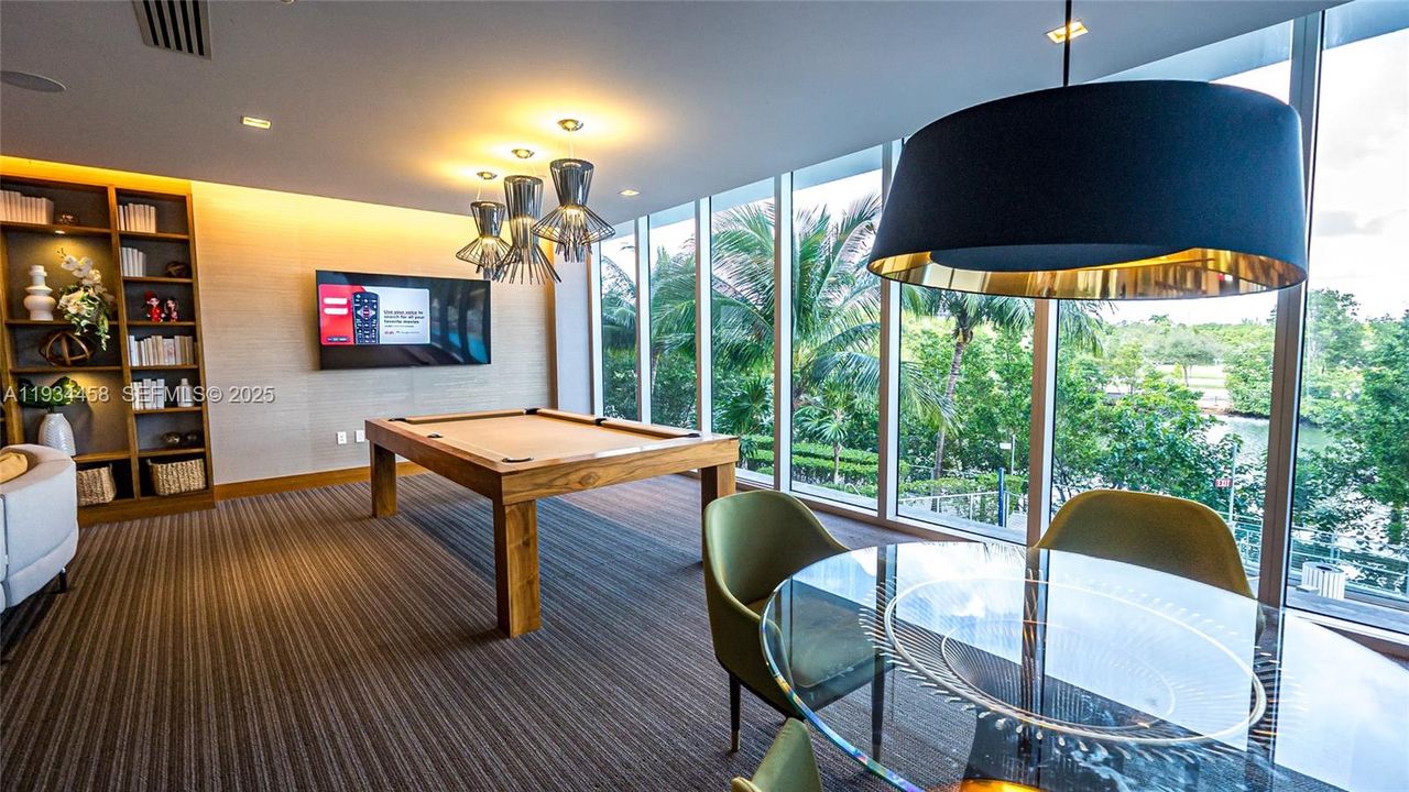 待售: $725,000 (2 贝兹, 2 浴室, 1123 平方英尺)