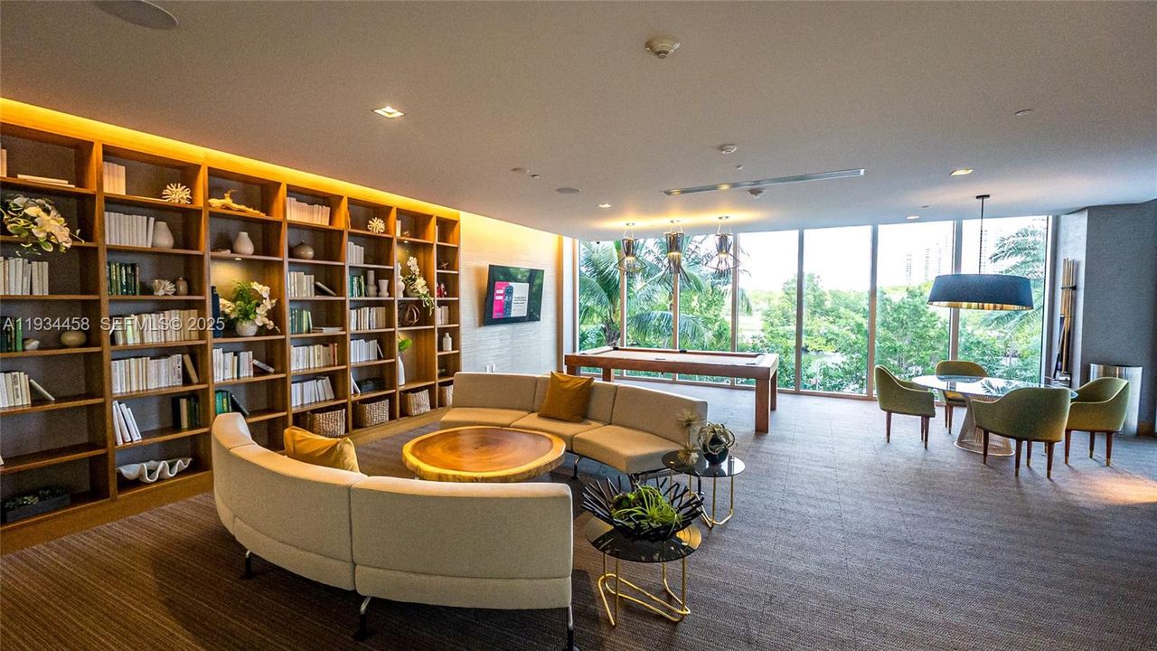 待售: $725,000 (2 贝兹, 2 浴室, 1123 平方英尺)