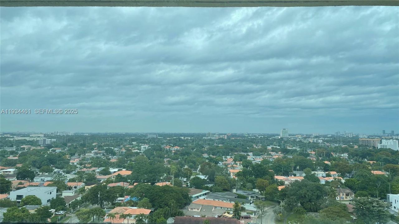 For Rent: $2,650 (1 beds, 1 baths, 816 Square Feet)