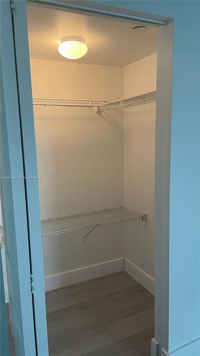 For Rent: $2,650 (1 beds, 1 baths, 816 Square Feet)