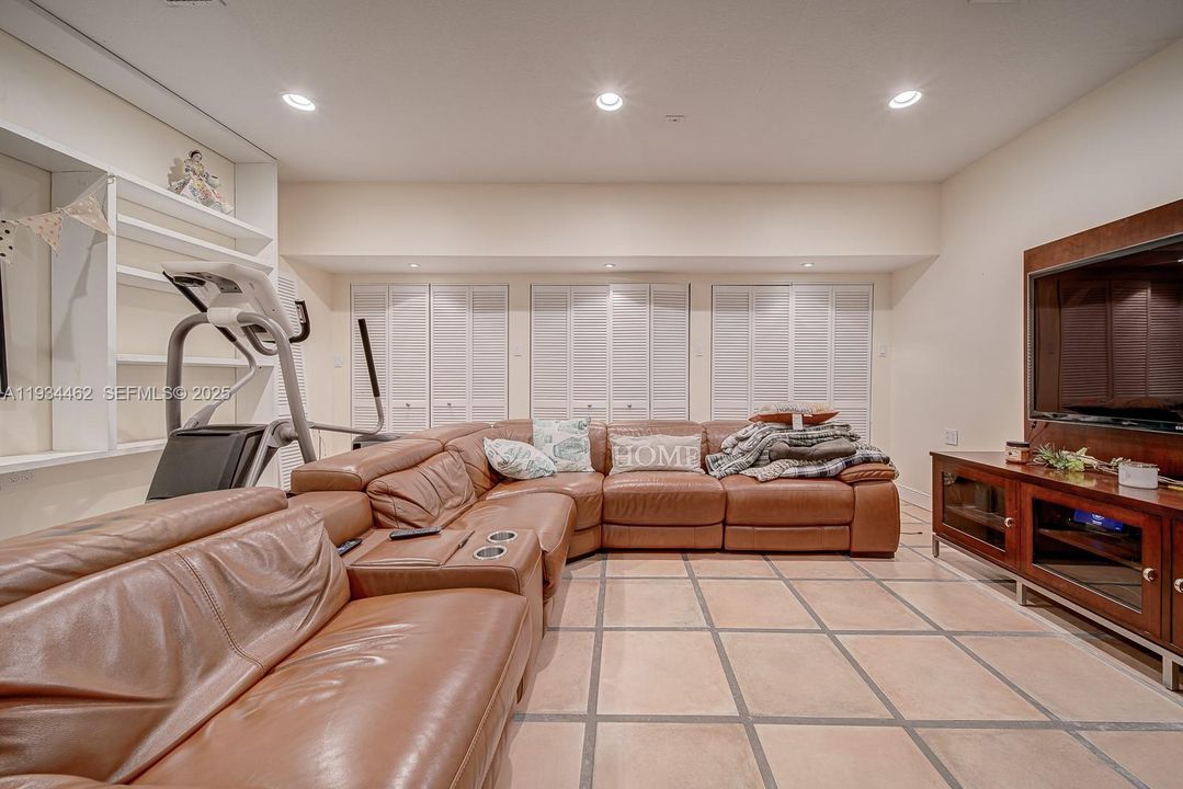 В аренду: $3,500 (4 спален, 2 ванн, 1786 Квадратных фут)