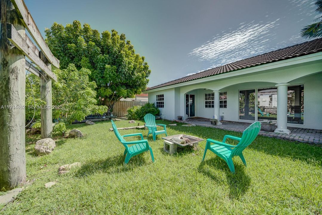 В аренду: $3,500 (4 спален, 2 ванн, 1786 Квадратных фут)