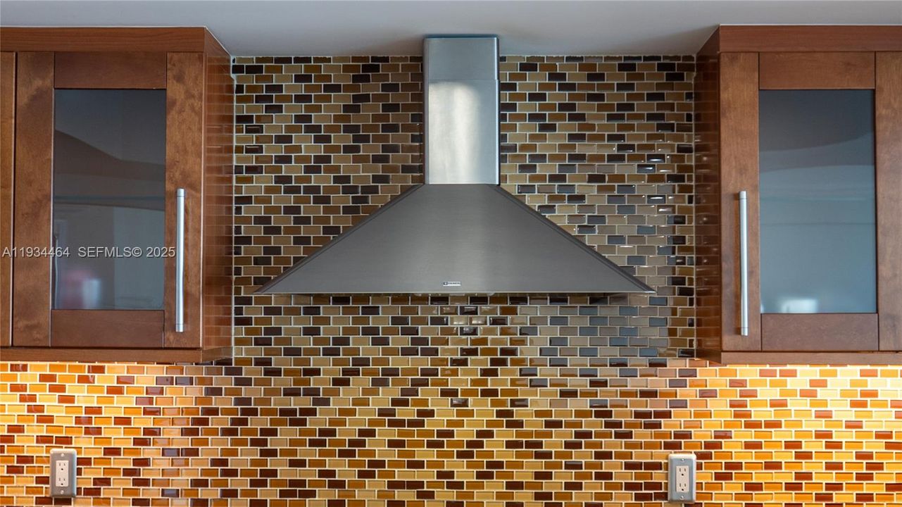 For Sale: $1,895,000 (3 beds, 3 baths, 3082 Square Feet)