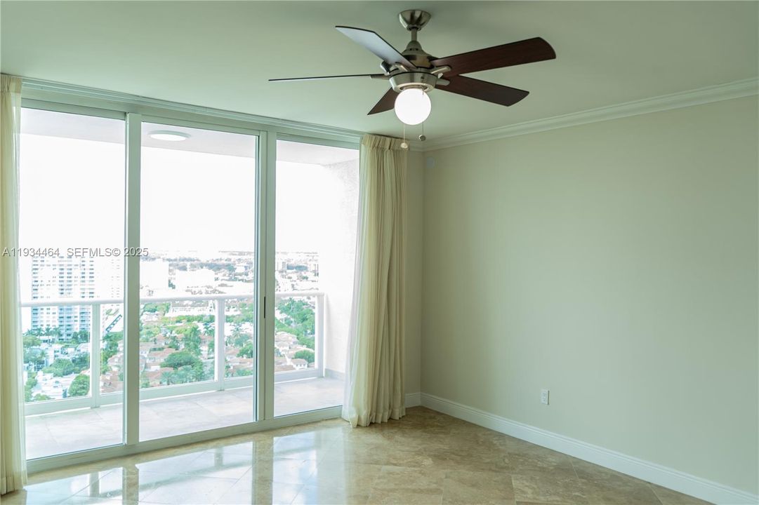 For Sale: $1,895,000 (3 beds, 3 baths, 3082 Square Feet)