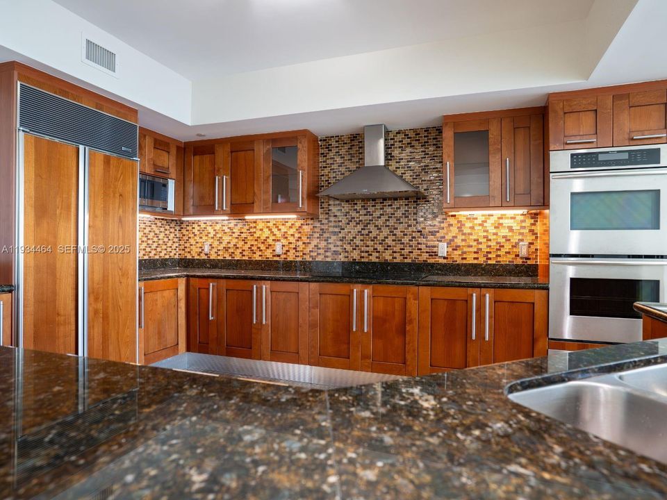 For Sale: $1,895,000 (3 beds, 3 baths, 3082 Square Feet)