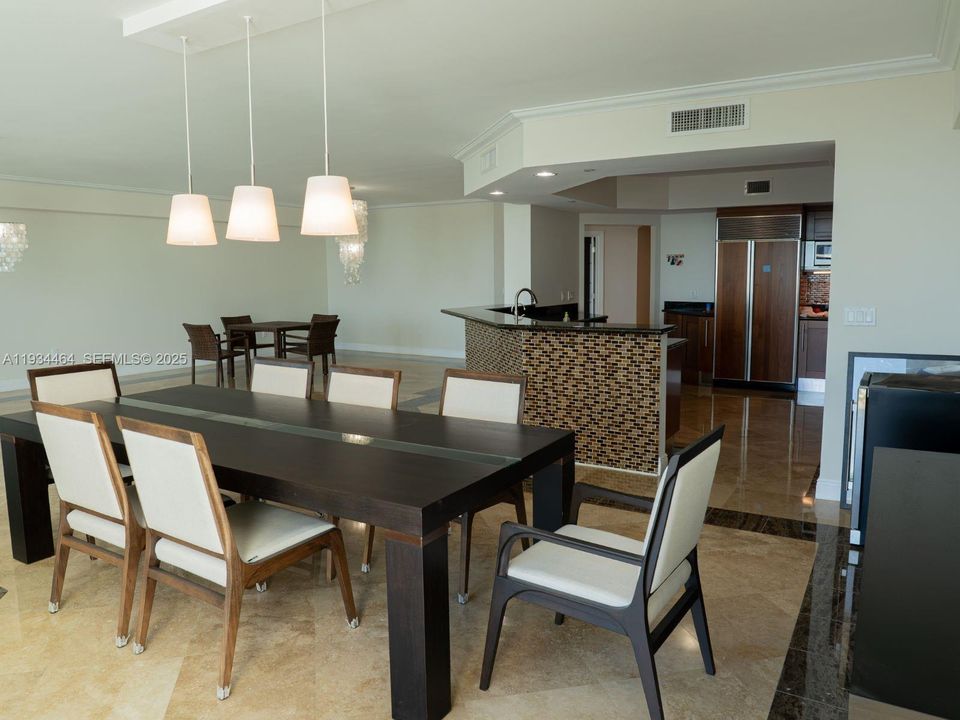 For Sale: $1,895,000 (3 beds, 3 baths, 3082 Square Feet)