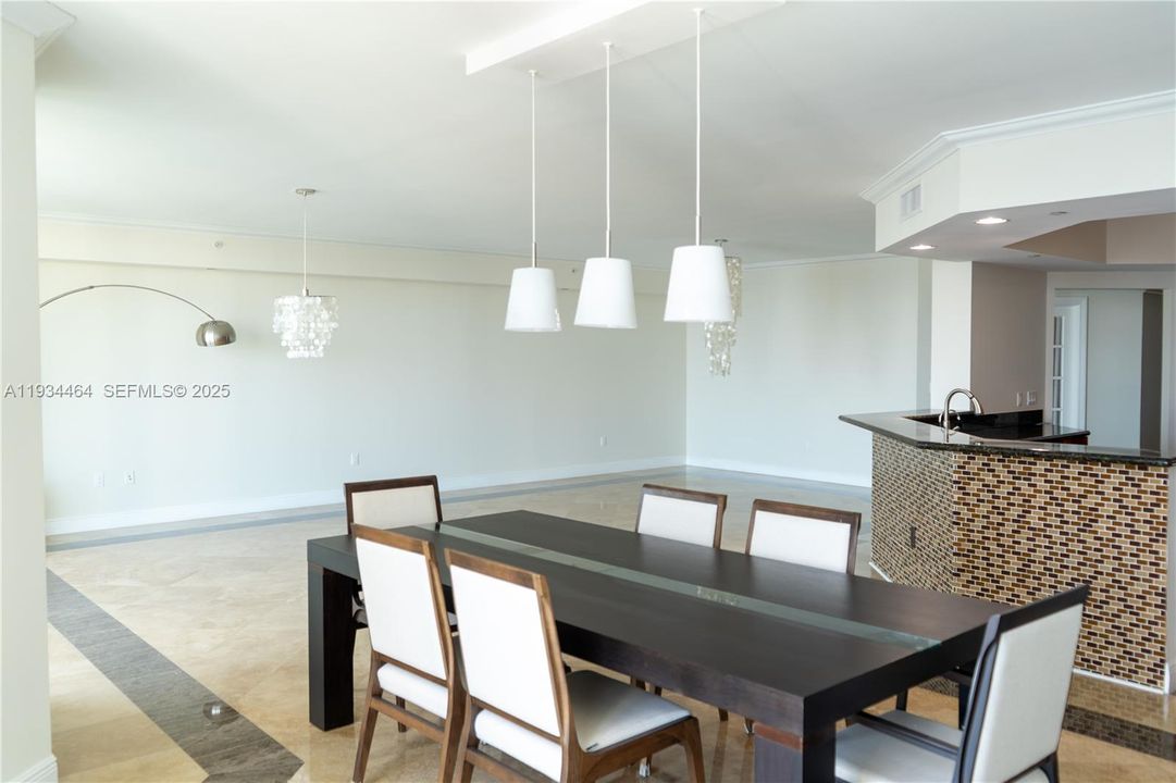 For Sale: $1,895,000 (3 beds, 3 baths, 3082 Square Feet)