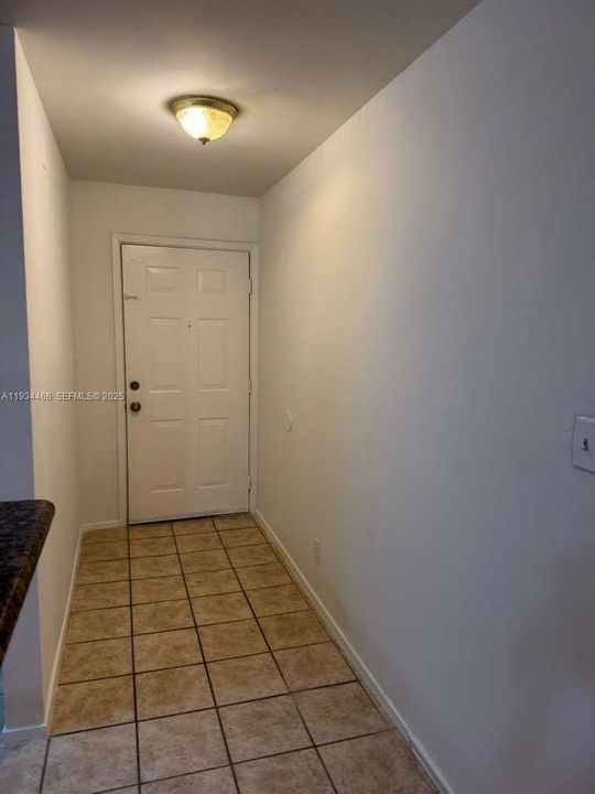 出租: $2,450 (3 贝兹, 2 浴室, 1305 平方英尺)