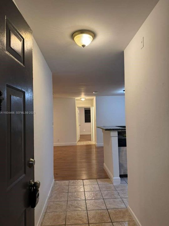 出租: $2,450 (3 贝兹, 2 浴室, 1305 平方英尺)