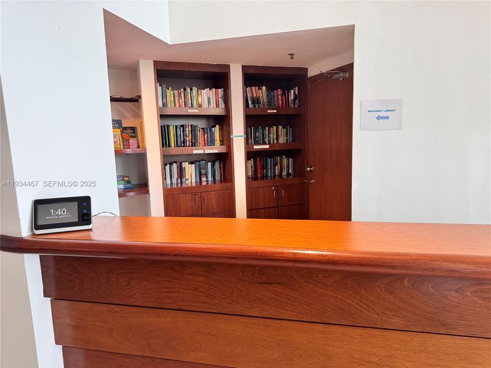 出租: $4,300 (2 贝兹, 2 浴室, 1030 平方英尺)