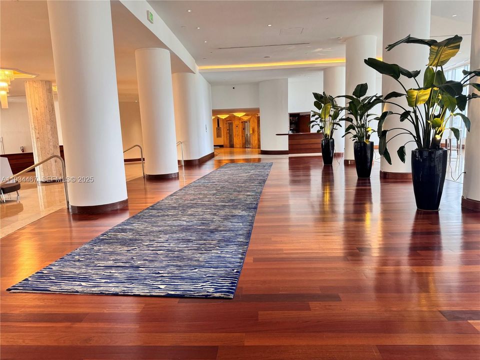 出租: $4,300 (2 贝兹, 2 浴室, 1030 平方英尺)