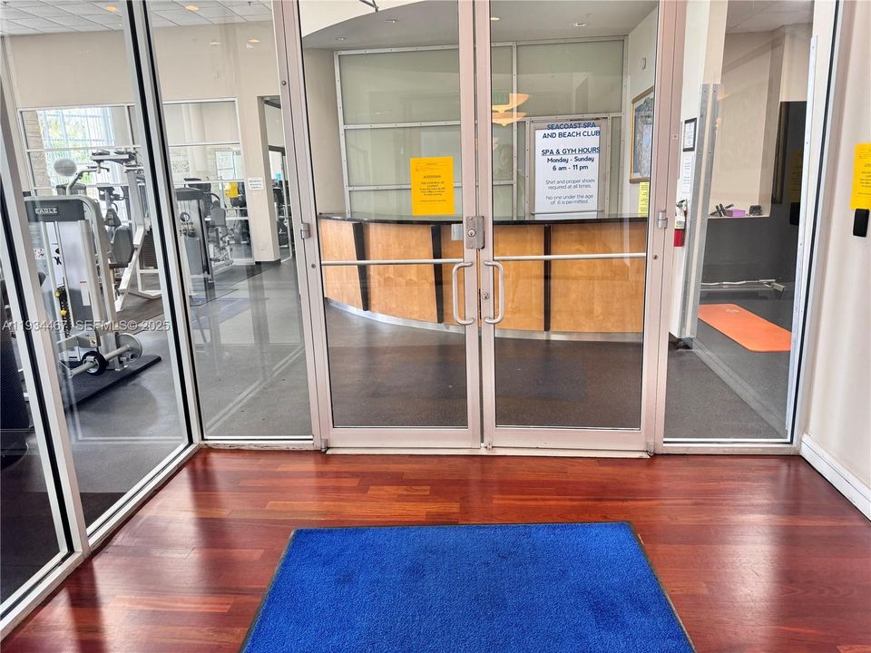 出租: $4,300 (2 贝兹, 2 浴室, 1030 平方英尺)