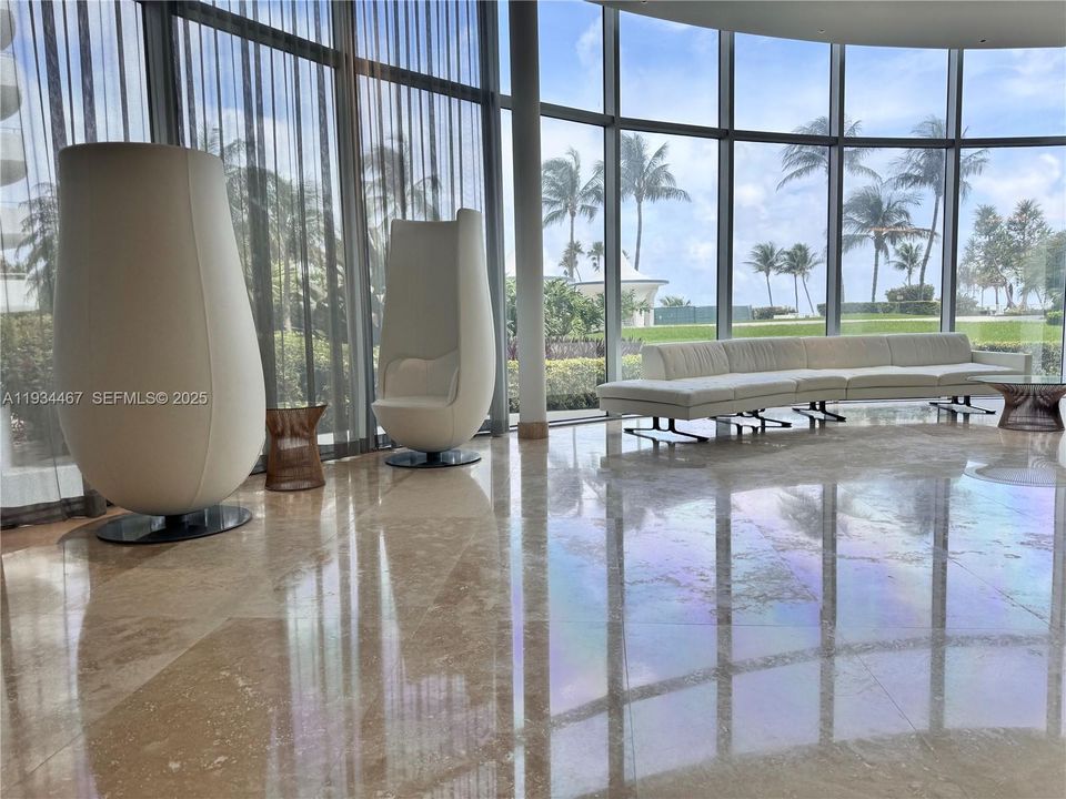 出租: $4,300 (2 贝兹, 2 浴室, 1030 平方英尺)