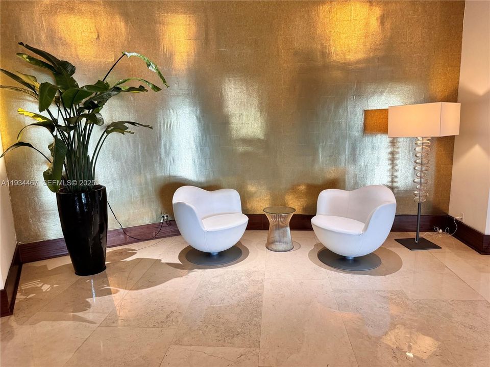 出租: $4,300 (2 贝兹, 2 浴室, 1030 平方英尺)