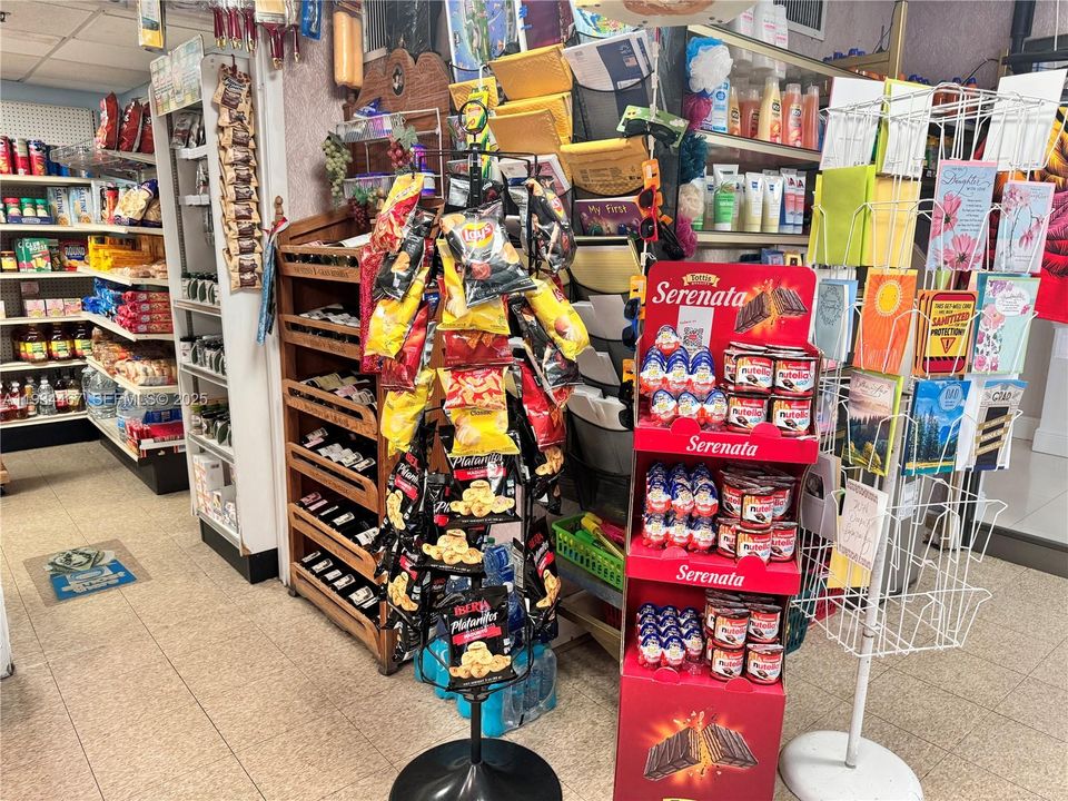 出租: $4,300 (2 贝兹, 2 浴室, 1030 平方英尺)