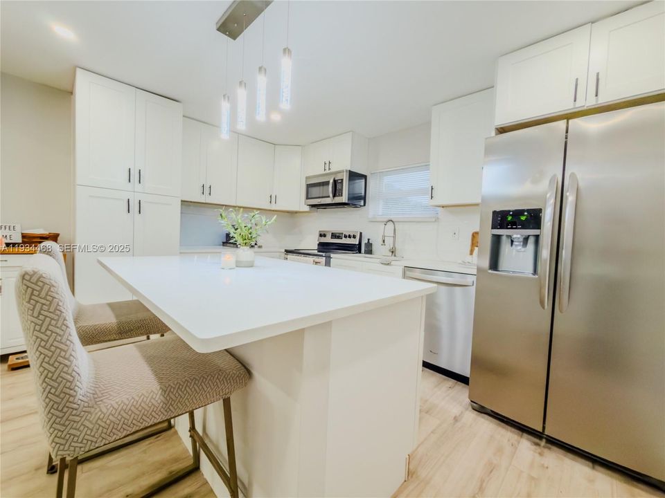 待售: $475,000 (3 贝兹, 2 浴室, 1383 平方英尺)