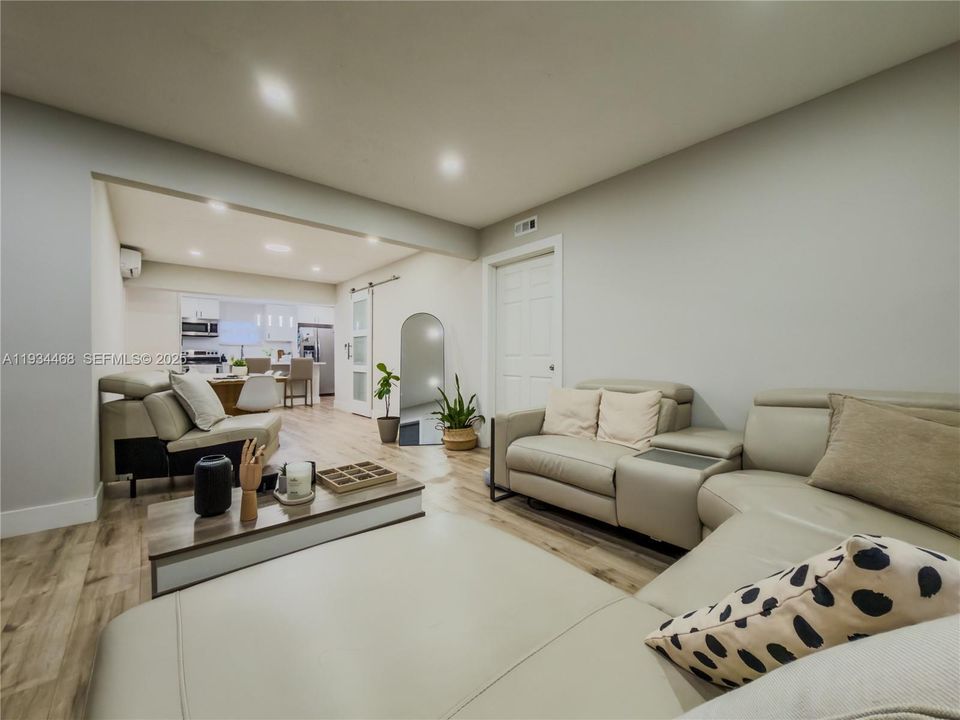 待售: $475,000 (3 贝兹, 2 浴室, 1383 平方英尺)