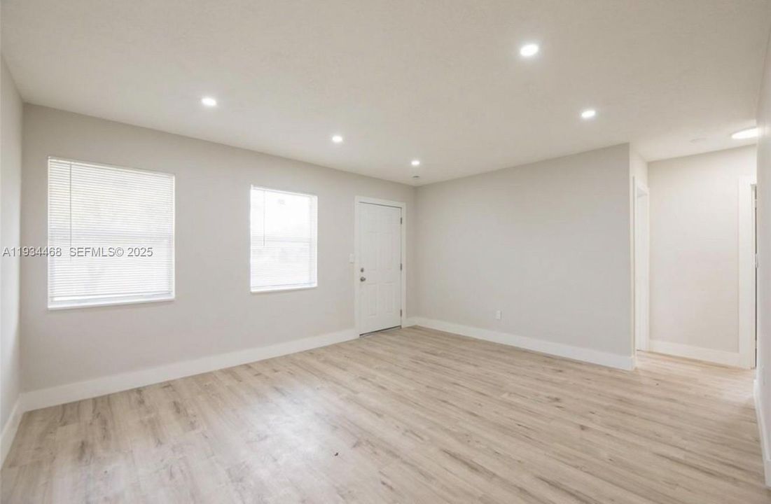 待售: $475,000 (3 贝兹, 2 浴室, 1383 平方英尺)