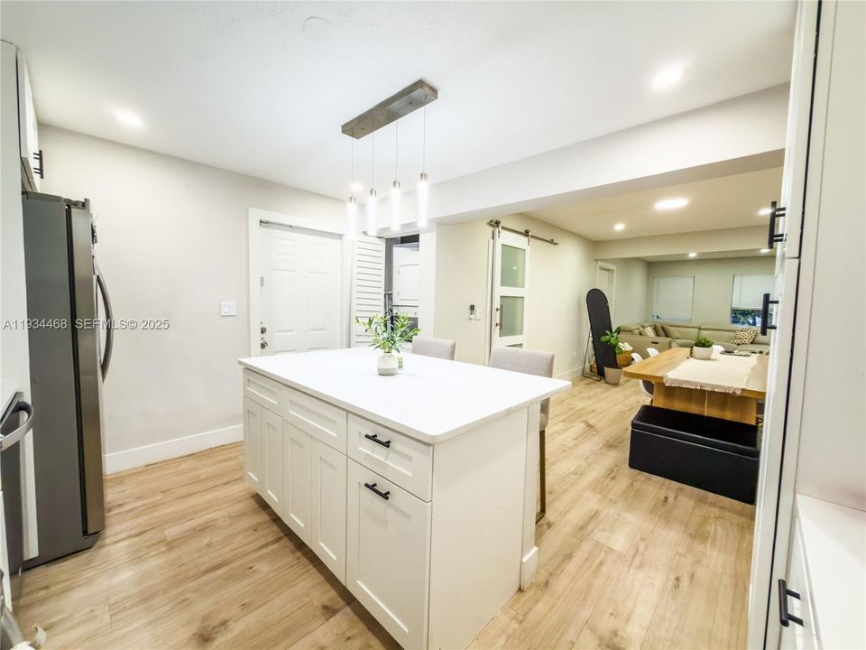 待售: $475,000 (3 贝兹, 2 浴室, 1383 平方英尺)