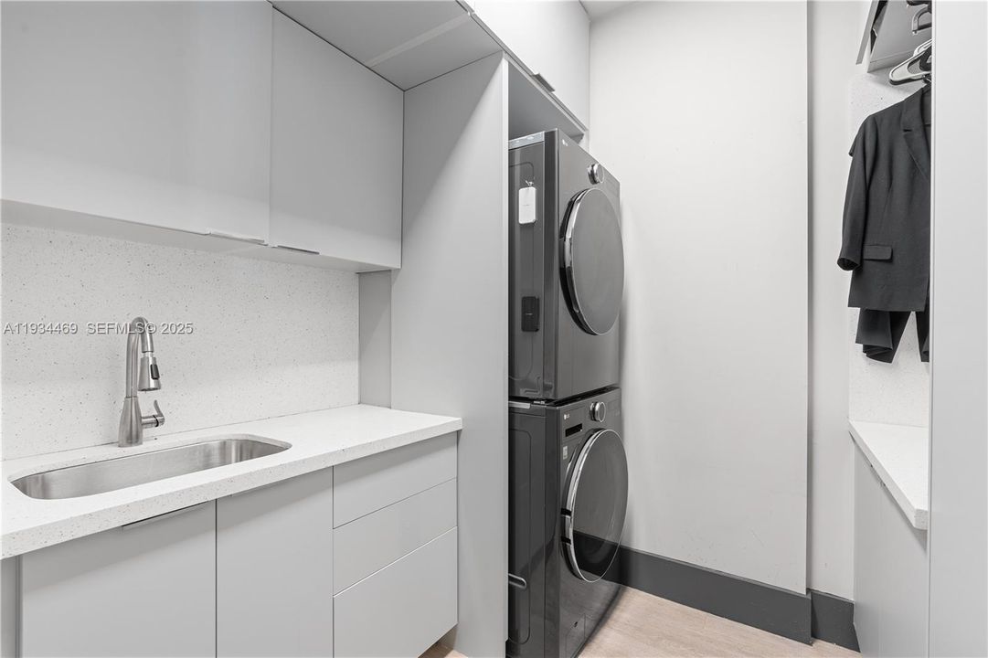 En Venta: $3,250,000 (4 camas, 5 baños, 3393 Pies cuadrados)