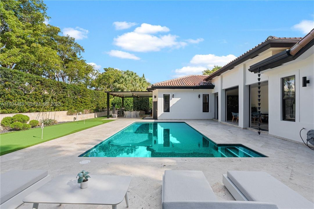 En Venta: $3,250,000 (4 camas, 5 baños, 3393 Pies cuadrados)