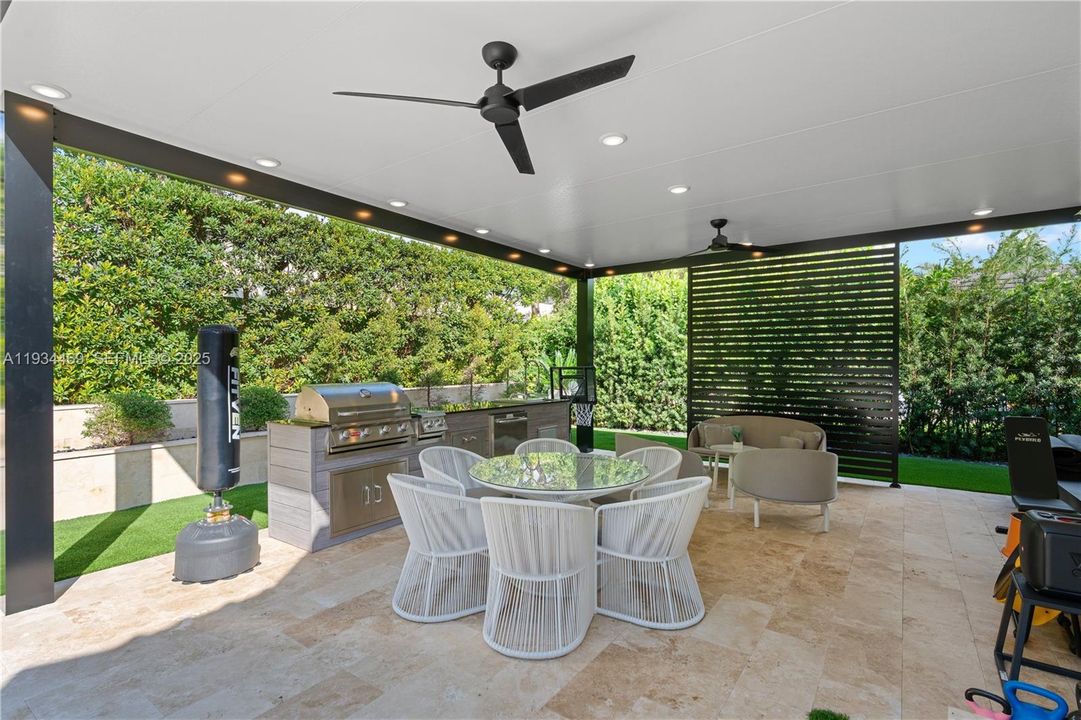 En Venta: $3,250,000 (4 camas, 5 baños, 3393 Pies cuadrados)