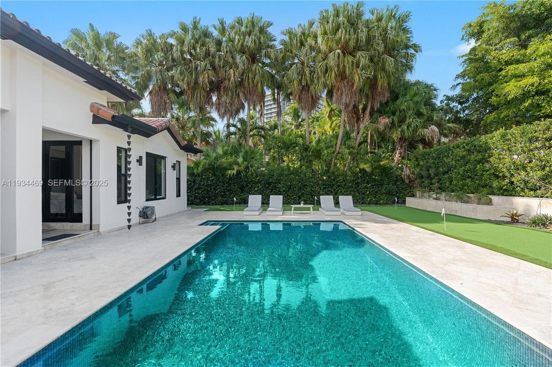 En Venta: $3,250,000 (4 camas, 5 baños, 3393 Pies cuadrados)