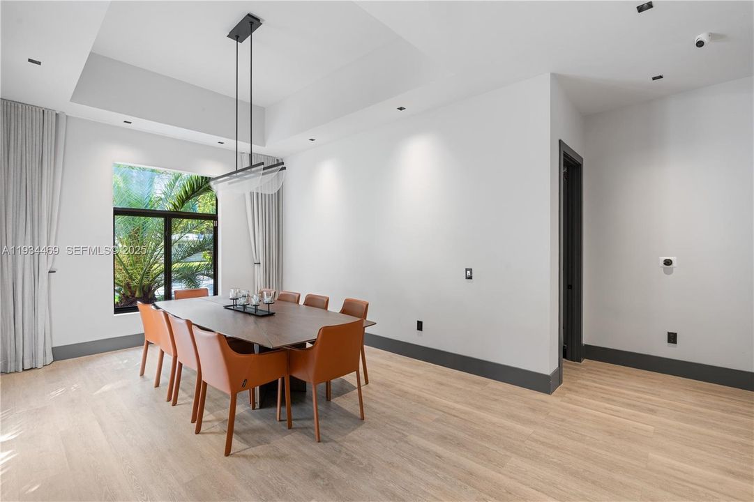 En Venta: $3,250,000 (4 camas, 5 baños, 3393 Pies cuadrados)