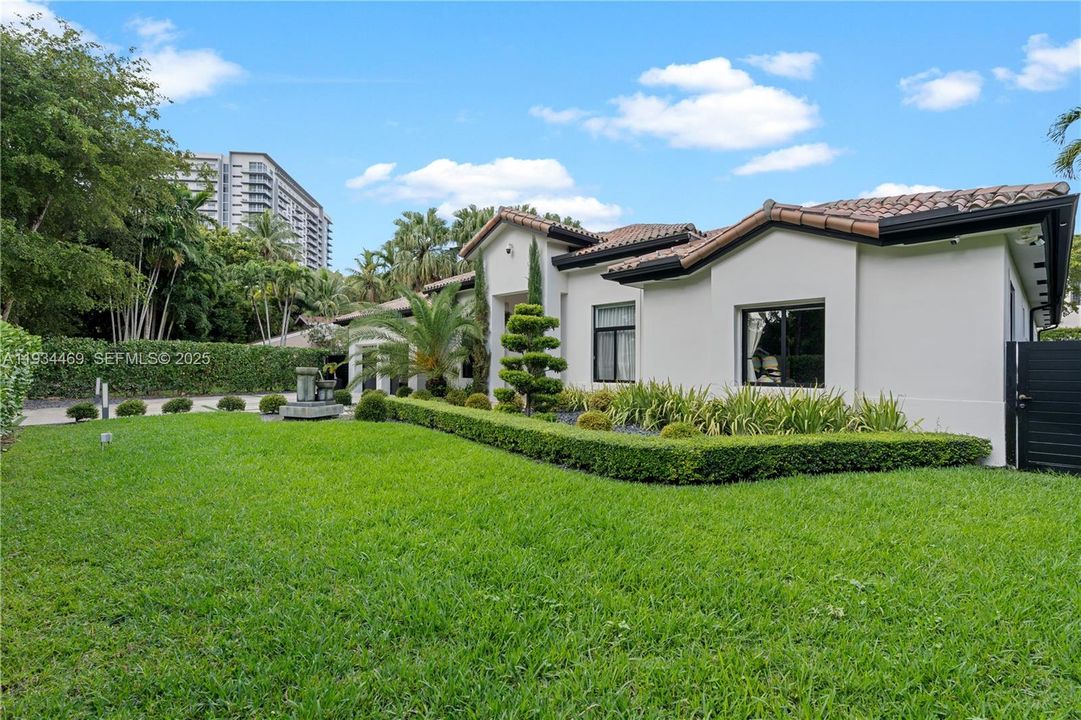 En Venta: $3,250,000 (4 camas, 5 baños, 3393 Pies cuadrados)