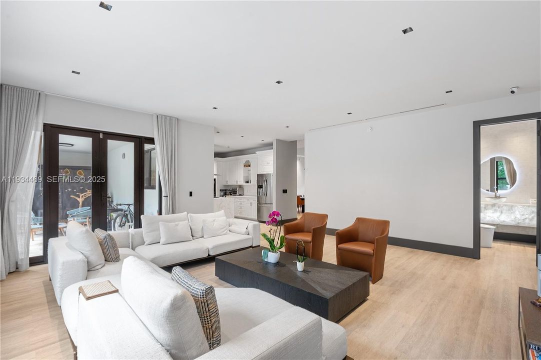 En Venta: $3,250,000 (4 camas, 5 baños, 3393 Pies cuadrados)