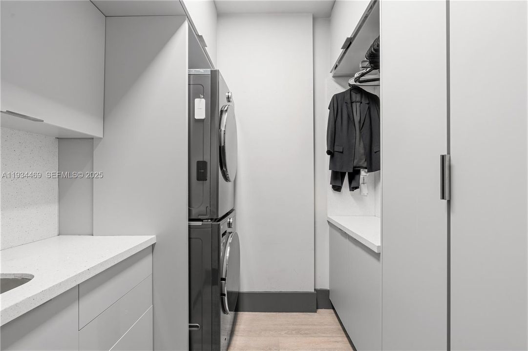 En Venta: $3,250,000 (4 camas, 5 baños, 3393 Pies cuadrados)