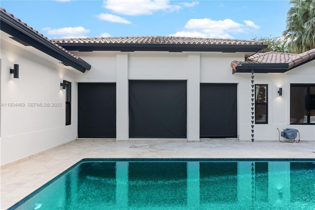 En Venta: $3,250,000 (4 camas, 5 baños, 3393 Pies cuadrados)