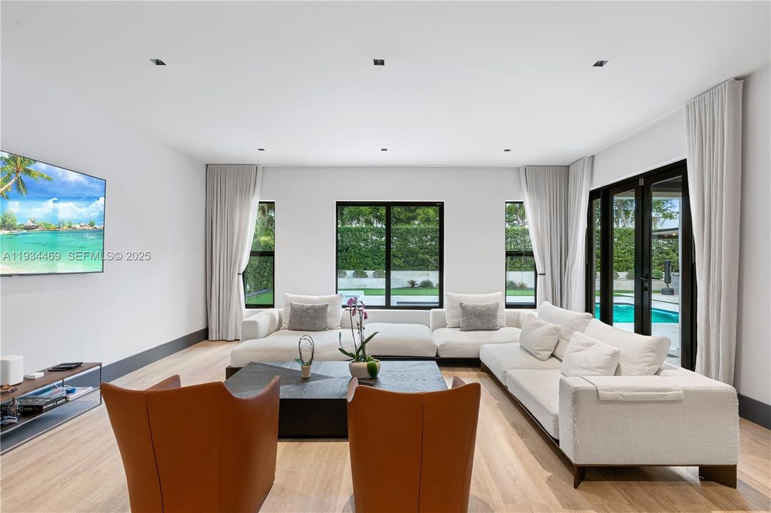 En Venta: $3,250,000 (4 camas, 5 baños, 3393 Pies cuadrados)