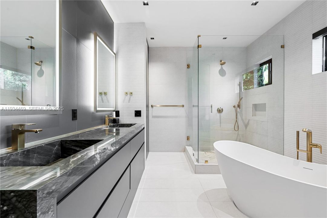 En Venta: $3,250,000 (4 camas, 5 baños, 3393 Pies cuadrados)